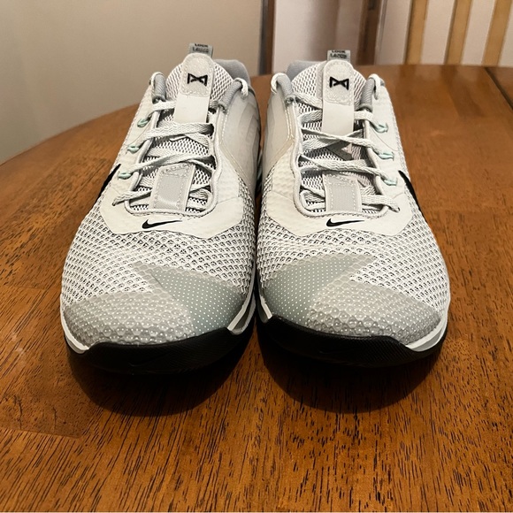 Nike hyperlift running shoes